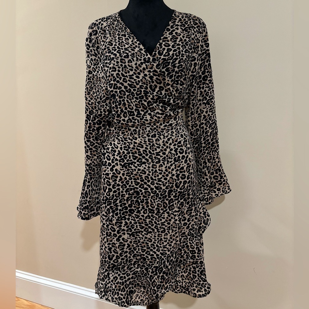 Hayden Leopard Print Wrap Midi Dress Size Medium